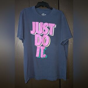 Nike Men's Navy Graphic 'Just Do It' T-Shirt